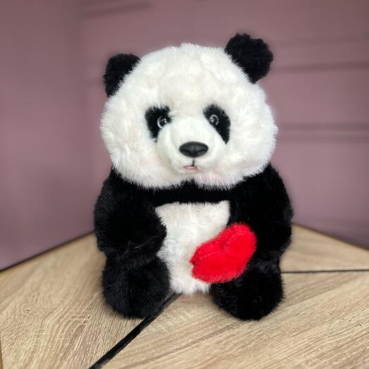 Панда с сердечком