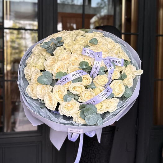 Нежность 51 белой розы