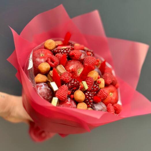 Bouquet of pomegranate, fruit and sweets "Marsala", size "M"