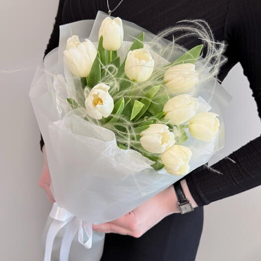Букет белые тюльпаны и стифа