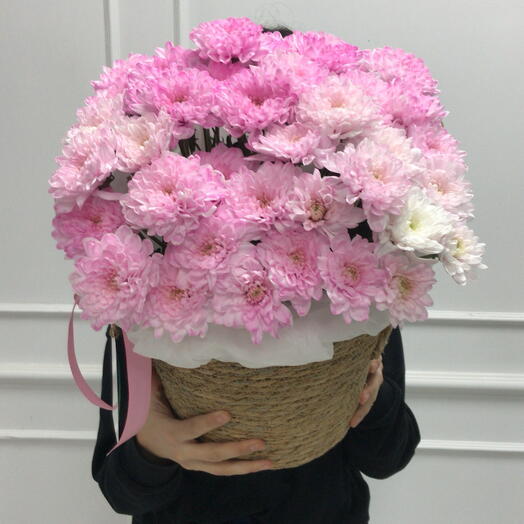 Корзина с хризантемами