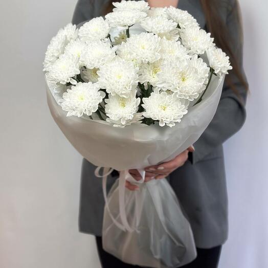 Эстетичный букет из 5 белых хризантем