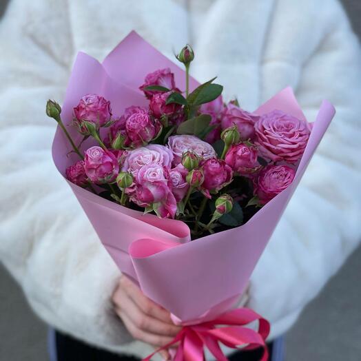 Букет «Очарование для любимой» — 5 пионовидных кустовых роз