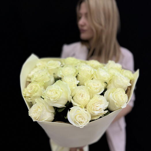 23 белой розы🤍💛