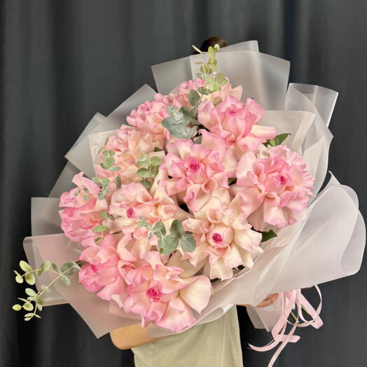 Ажурные розы гигантский букет
