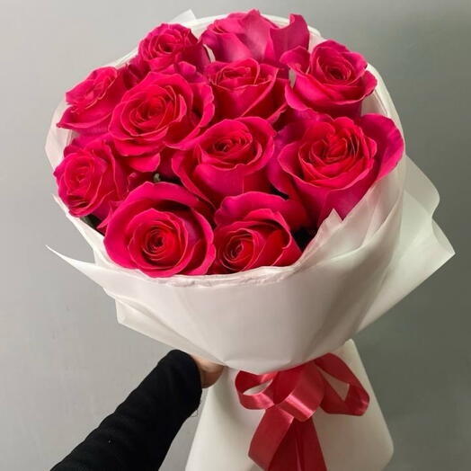Монобукет из 11 эквадорских малиновых роз
