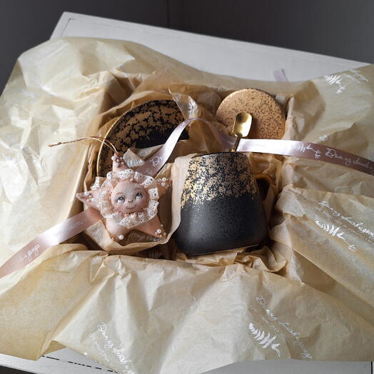 Золотой состав 💛 Керамическая кружка, крышечка, ложечка, блюдце м игрушка ручной работы звездочка