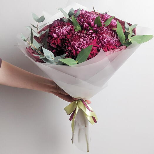 Букет из хризантем бигуди