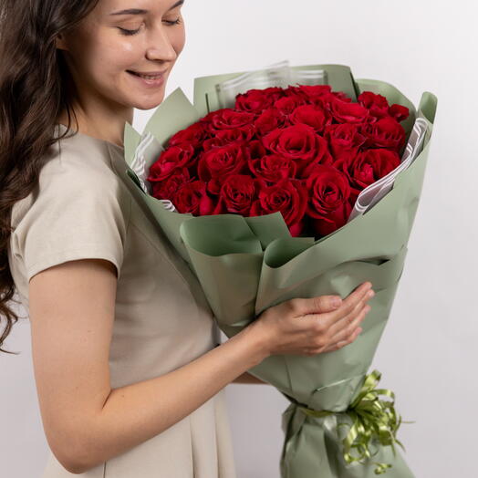25 красной розы Ever Red 60 см