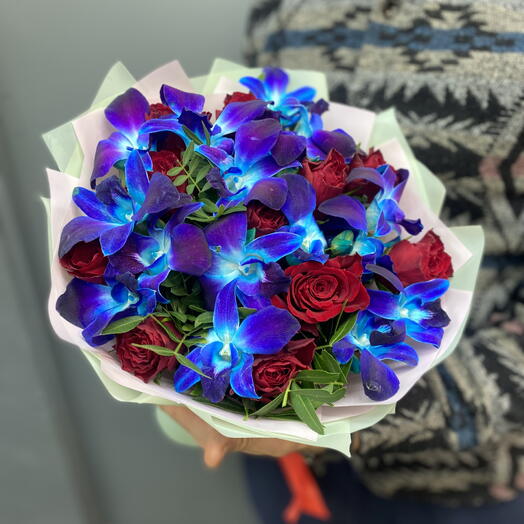 Букет из 17 орхидей с розы