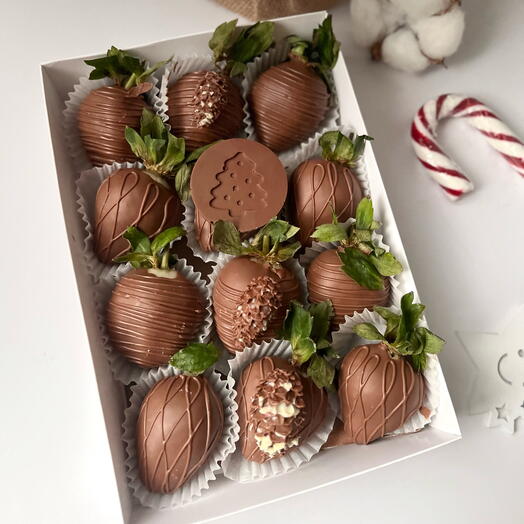 Новогодний набор из клубники 12-15 шт