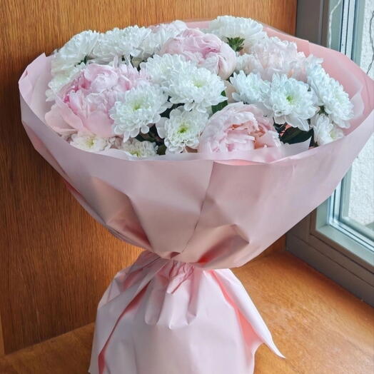 Букет "Момент нежности  с пионами"