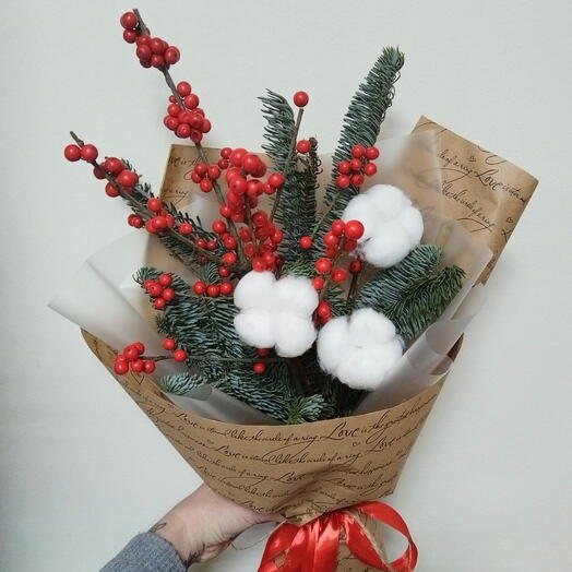 Зимний букет из нобилиса и илекса с хлопком