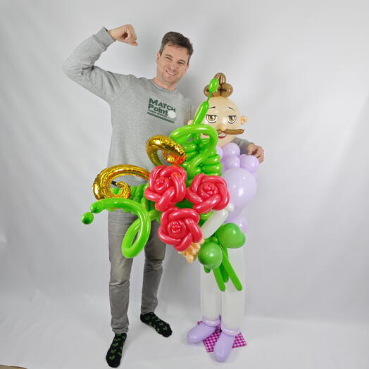 Фигура из шаров "мужчина с букетом"