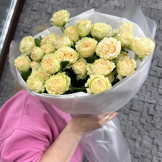Будет с желтыми кустовыми розами