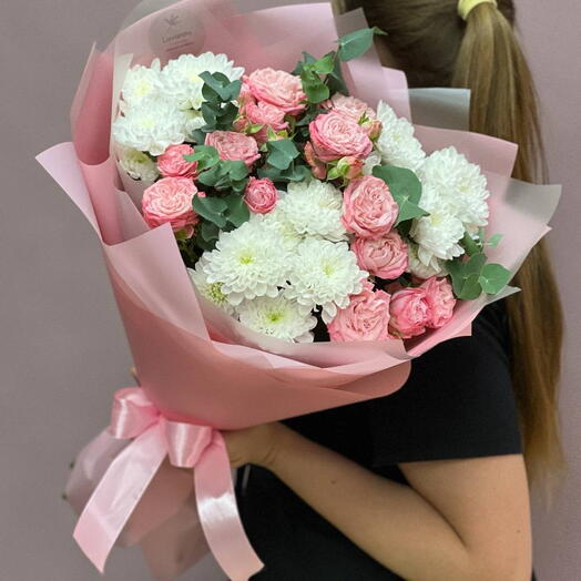 Дуо букет из хризантем и кустовых роз