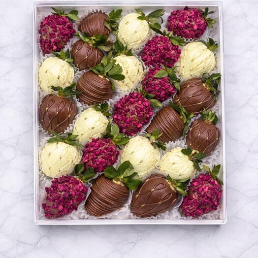 Шоколадқа батқан құлпынай - 25 дана