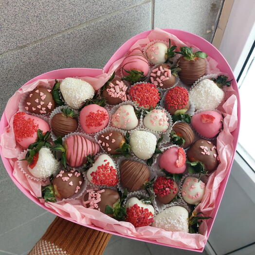 Клубника в шоколаде "Сердце XL"