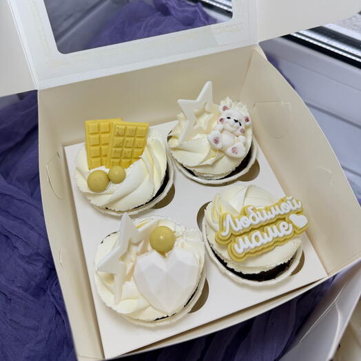 Cupcakes with chocolate decoration