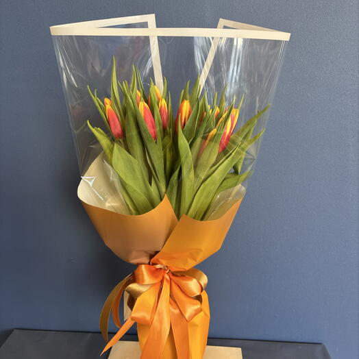 Тюльпаны  15 в стильной упаковке