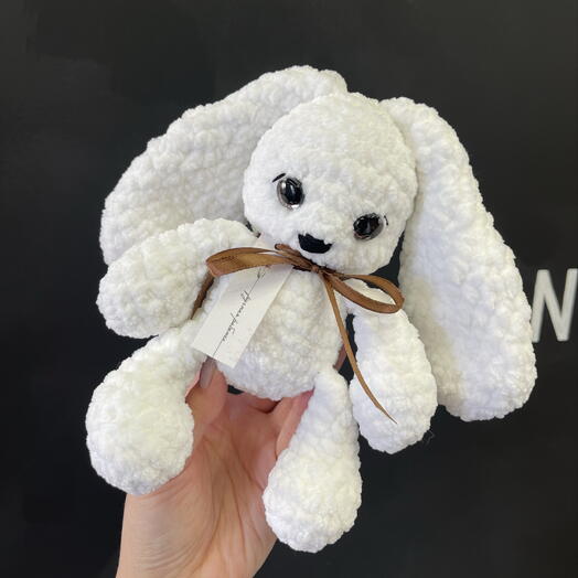 Вязаная Игрушка ручной работы Зайка