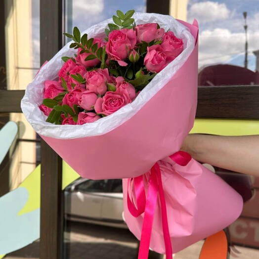 Дофаминовый Букет из пионовидных розовых  5 кустовых роз Пинк Дедикейшен пионовидные роза