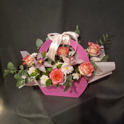 Композиция с орхидеей и 5 розами розовая🌸🌸🌸🌸