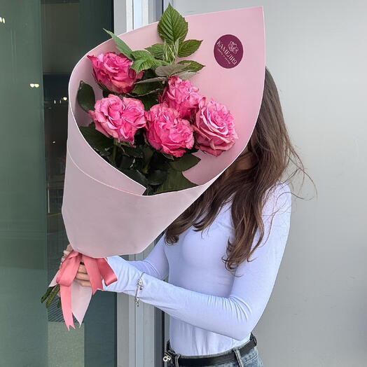 Букет из пионовидных роз и малины 💗