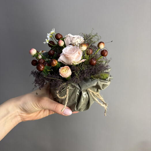 Круглая композиция на оазисе «Живой шар MisunFlora»
