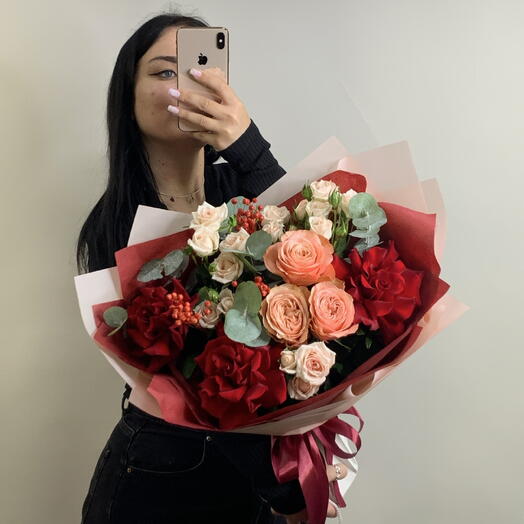 Сборный букет в бордово персиковых тонах 😍🥰