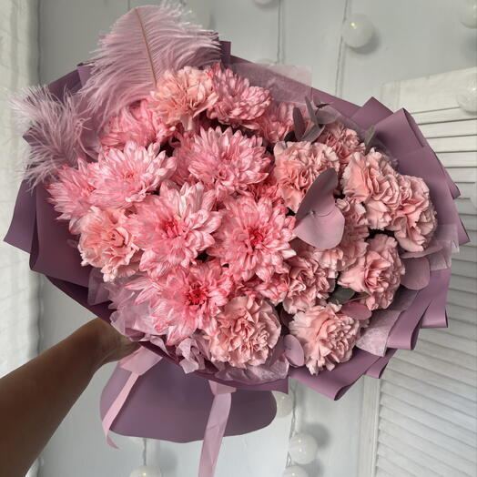 Авторский букет с хризантемой,диантусами,веточками эвкалипта 💖🌿