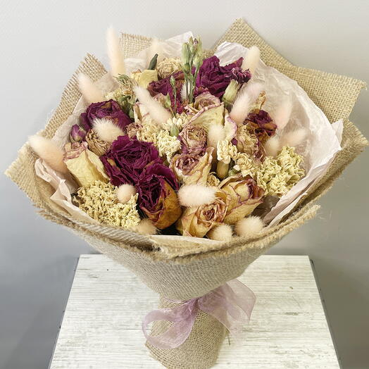 A dried bouquet of different roses