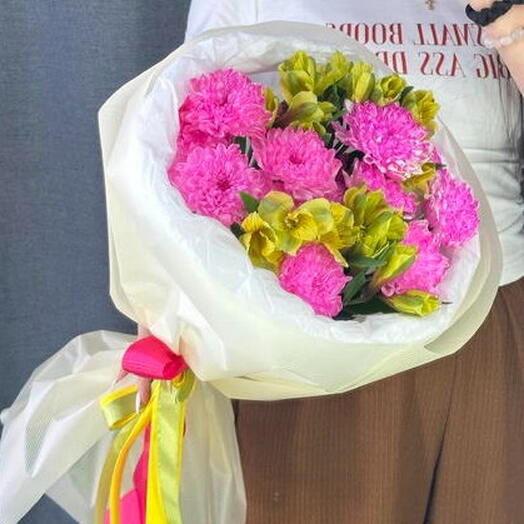 Букет из альстромерий и кустовых хризантем «Яркое настроение» 🌸