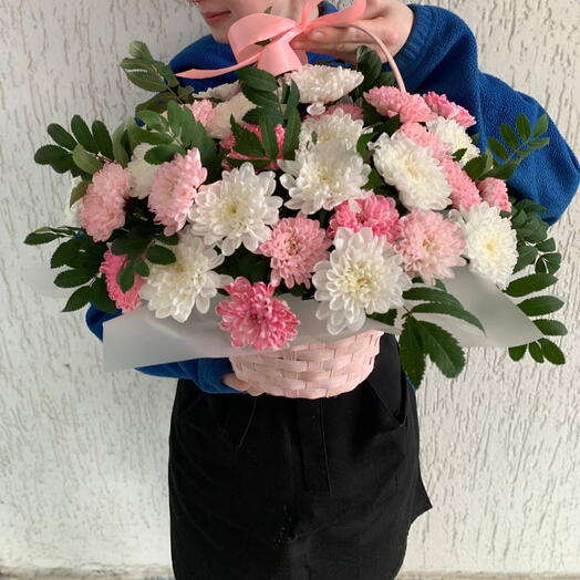 Корзинка с хризантемами