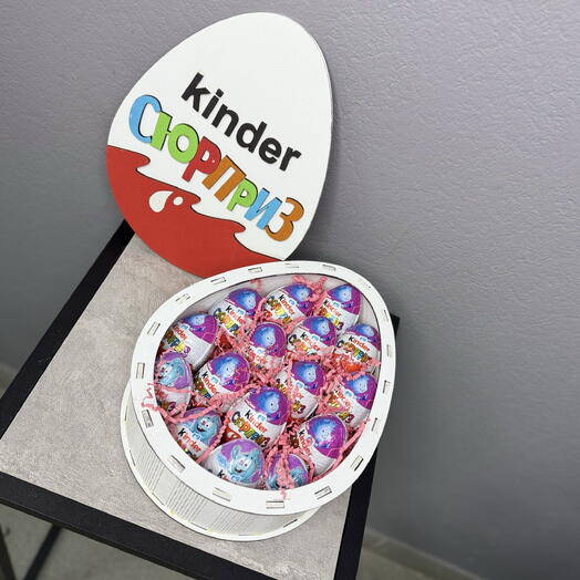 Ящик с киндер сюрпризами