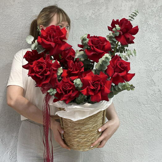Французская корзина из красных роз🌹