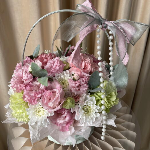 Корзинка с эустомой, диантусами и хризантемой 🌸