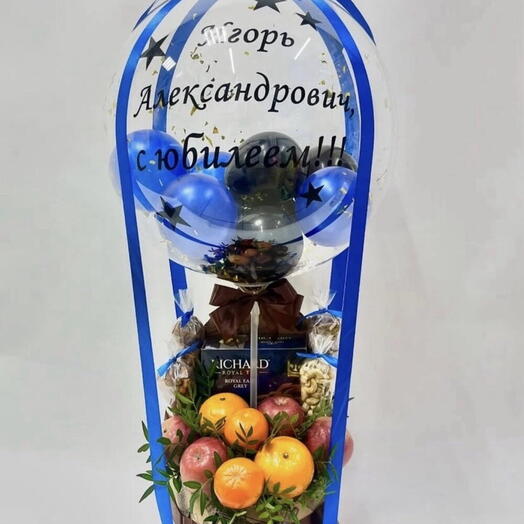 Мужской съедобный букет на юбилей в коробочке с шаром (надпись можно изменить по желанию )