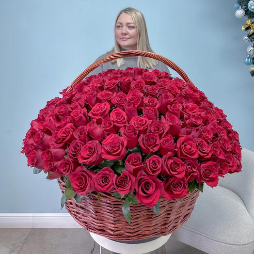 Корзина из 225 красных роз «Королевский жест»️ 38878