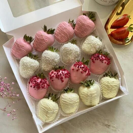 Нежная симфония: клубника в шоколаде🍫