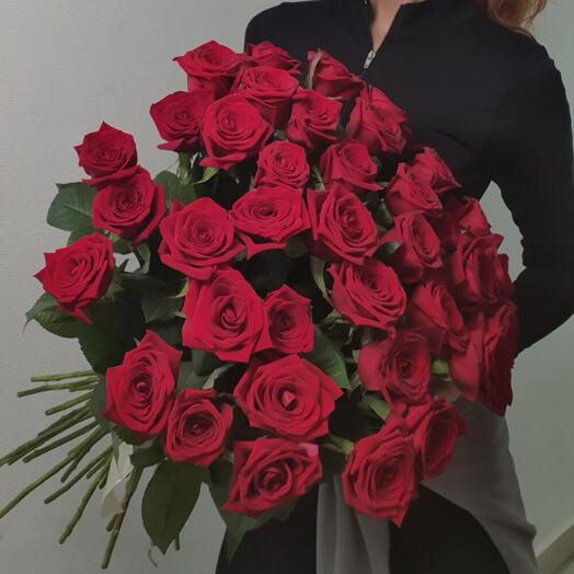 Классический букет Роза Россия Red Naomi (35 шт)"