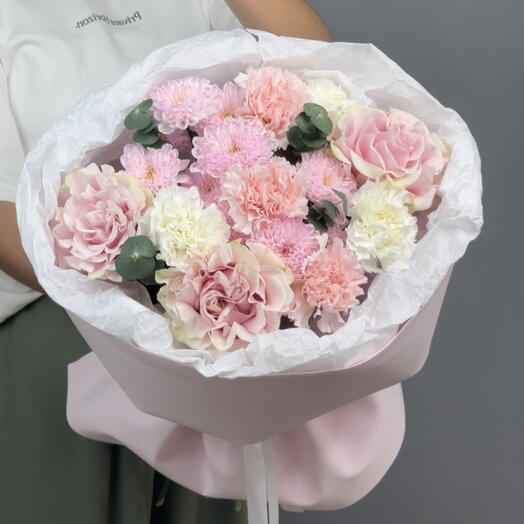 Нежный букет с хризантемой и французской розой💗