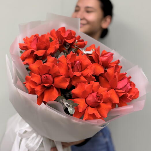 Авторский букет 🌹«Бархатная нежность: розы „Нина с эвкалиптом»