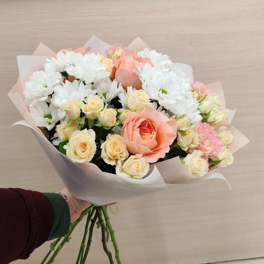 Букет роз и хризантем 🩷💗💕