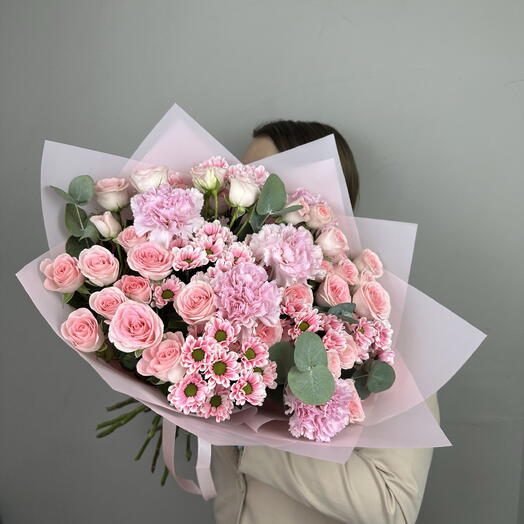 Букет из Кустовой розы, Хризантемы Сантини и Диантусов(Гвоздика)💞