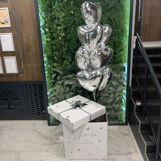 Коробка с 7 сердечками внутри