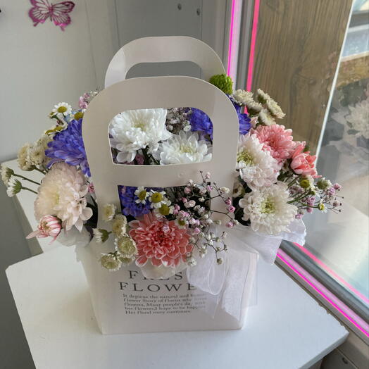 Композиция с цветами 🌸🩷🥰