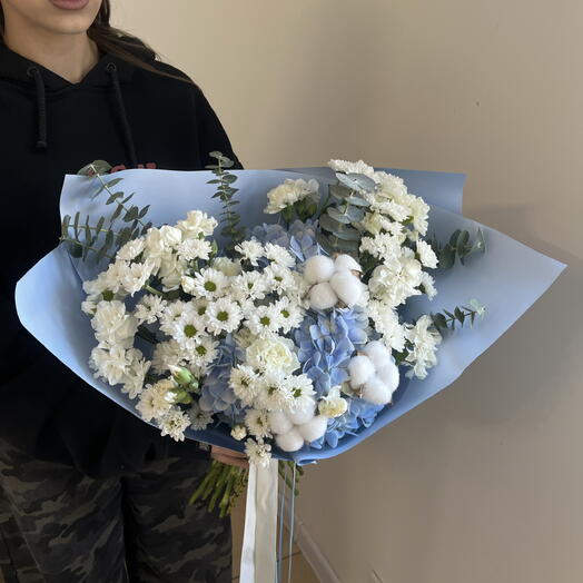 С гортензией и хлопком