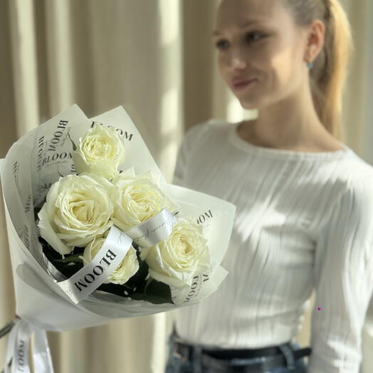 Букет из белых роз