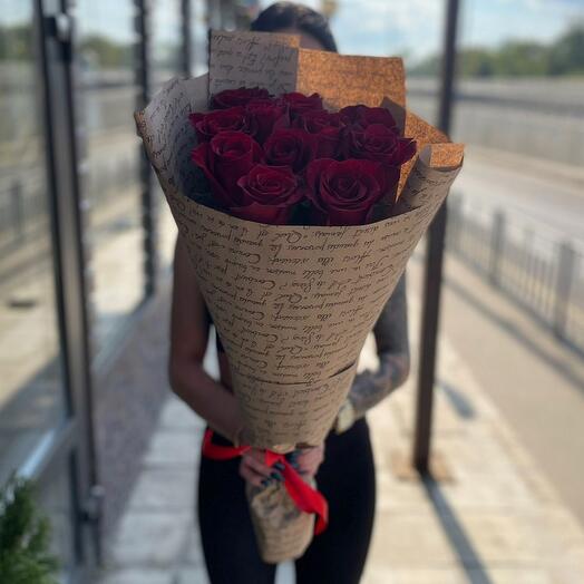 Bouquet of 11 red roses